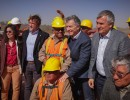 El Presidente saludó a trabajadores que construyen una autopista en la Ruta 34