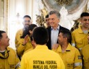 Macri recibió a brigadistas que están preparados para combatir el fuego en la Amazonia