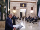 El Presidente agradeció la tarea de las FFAA en el combate al coronavirus y les anunció una regularización salarial