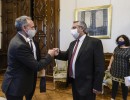 El Presidente recibió a funcionarios de México para analizar la respuesta de ambos países a la pandemia de coronavirus