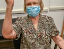 Elsa, una mujer de 90 años es la vacunada número un millón en el país