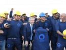 La Rioja: El presidente visitó un parque eólico, recorrió la ampliación de una fábrica textil e inauguró una planta de tejidos