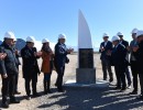 La Rioja: El presidente visitó un parque eólico, recorrió la ampliación de una fábrica textil e inauguró una planta de tejidos