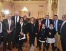 El presidente encabezó la firma de un convenio para sumar horas de clase en la provincia de Tucumán