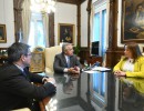 El presidente se reunió con la titular de la Cámara de Diputados, Cecilia Moreau, y el presidente del bloque del Frente de Todos, Germán Martínez