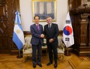 El presidente mantuvo un encuentro con el primer ministro de la República de Corea, Han Duck-soo