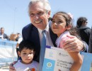 “La mejor forma de cumplir con Néstor es ésta, trayendo dignidad a familias argentinas”, destacó el presidente al entregar viviendas en Almirante Brown 