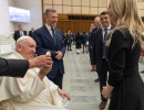 La primera dama se reunió con el Papa Francisco durante una campaña contra el bullying