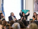Alberto Fernández: “Esta ley es un logro colectivo, resultado de un cambio de cultura y de una lucha enorme que las mujeres llevaron durante años”