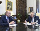 El presidente recibió al gobernador de Santa Fe, Omar Perotti