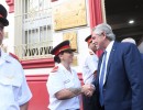 Todo lo que invirtamos en cuidar a los mejores de los nuestros es poco, dijo el presidente al presentar el Seguro Nacional de Bomberos Voluntarios