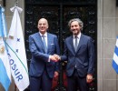 El presidente recibió al canciller de Grecia con una agenda centrada en el intercambio comercial y el vínculo cultural