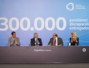 El presidente entregó la pensión por discapacidad número 300.000 desde el inicio de la gestión