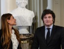 El Gobierno Nacional colocó el busto presidencial de Carlos Menem en el Hall de Honor de Casa Rosada