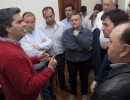 El Jefe de Gabinete dialoga con miembros de la cooperativa Castelmar en Castelli