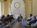 El Jefe de Gabinete y dirigentes de la mesa intersectorial en Casa Rosada