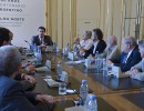El Jefe de Gabinete y dirigentes de la mesa intersectorial en Casa Rosada