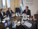 El Jefe de Gabinete firmó convenios con el sector vitivinícola de Neuquén