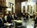 La firma Praxair anunció a la mandataria la instalación de dos plantas en el país