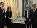 La jefa de Estado firmó el convenio para la creación del Instituto de Industria Automotriz