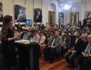 “Mi Gobierno sufrió seis corridas del dólar, y no devaluó ni se endeudó”, sostuvo la Presidenta