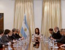 Anunciaron a la Jefa de Estado acuerdos salariales en bancos y comercios