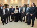 Anunciaron a la Jefa de Estado acuerdos salariales en bancos y comercios