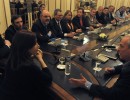 Acuerdo por aumento salarial del 21% para trabajadores estatales