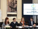 La Jefa de Estado recibe a empresarios del sector automotriz