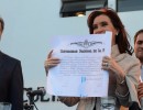 “Lo que nos ha distinguido como gobierno es hacernos cargo de los problemas”, afirmó la Presidenta en La Plata