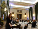 “No conozco ningún gran ejército que defienda un país en el que sólo se producen materias primas”, aseguró la Presidenta