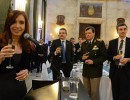 “No conozco ningún gran ejército que defienda un país en el que sólo se producen materias primas”, aseguró la Presidenta