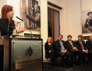 Es una norma de respeto al prójimo, aseguró Cristina Fernández al promulgar la ley anti-tabaco