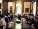 La jefa de Estado recibió a parlamentarios de Estados Unidos