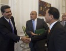 Capitanich recibió a representantes de Samsung en Casa de Gobierno