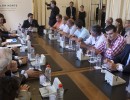 El Jefe de Gabinete recibió a representantes de la cadena tabacalera y de call-centers