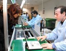 Trabajamos para combatir la desigualdad, afirmó la Presidenta al inaugurar una planta de computadoras