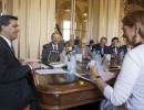 El jefe de Gabinete se reunió con representantes del sector de la industria porcina