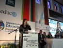 “Tenemos que hacer un gran esfuerzo para generar nuevas ideas”, dijo la Presidenta al celebrar los 60 años de la televisión argentina