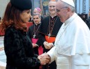 La Presidenta saludó al Papa Francisco tras la misa de asunción