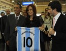 “Vamos a impulsar que todos los libros que compre el Ministerio de Educación sean de industria nacional”, aseguró la Presidenta
