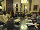 La jefa de Estado firmó los contratos para la extensión de vida de la Central de Embalse