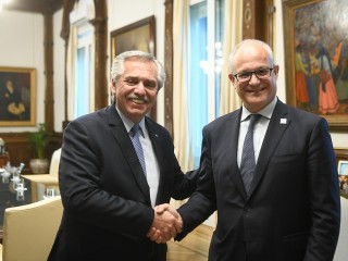 El presidente se reunió con el alcalde de la ciudad de Roma, Roberto Gualtieri