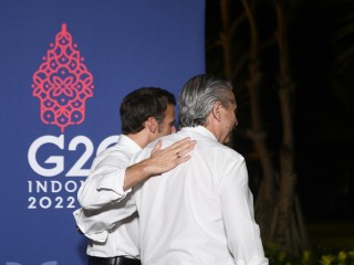 Alberto Fernández asistió en Bali a una cena ofrecida por Emmanuel Macron 