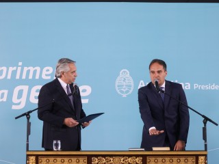 El presidente tomó juramento al nuevo ministro de Desarrollo Territorial y Hábitat, Santiago Maggiotti