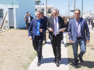 El presidente entregó viviendas en el barrio Montecarlo de Esteban Echeverría