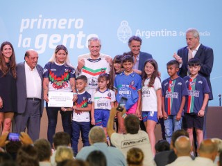 Alberto Fernández: “Tenemos que ocuparnos de nuestras infancias y adolescentes porque allí está el futuro”