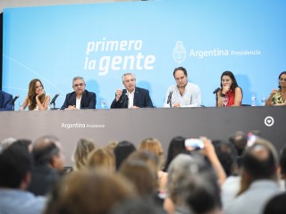 “La jubilación no jubila la felicidad ni el disfrute”, afirmó el presidente al inaugurar en Catamarca las primeras viviendas para personas mayores