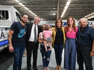 El presidente participó de la entrega de máquinas y herramientas a emprendedoras y emprendedores de la economía social