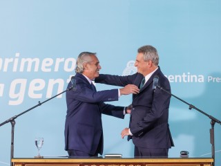 El presidente tomó juramento a Agustín Rossi como nuevo jefe de Gabinete